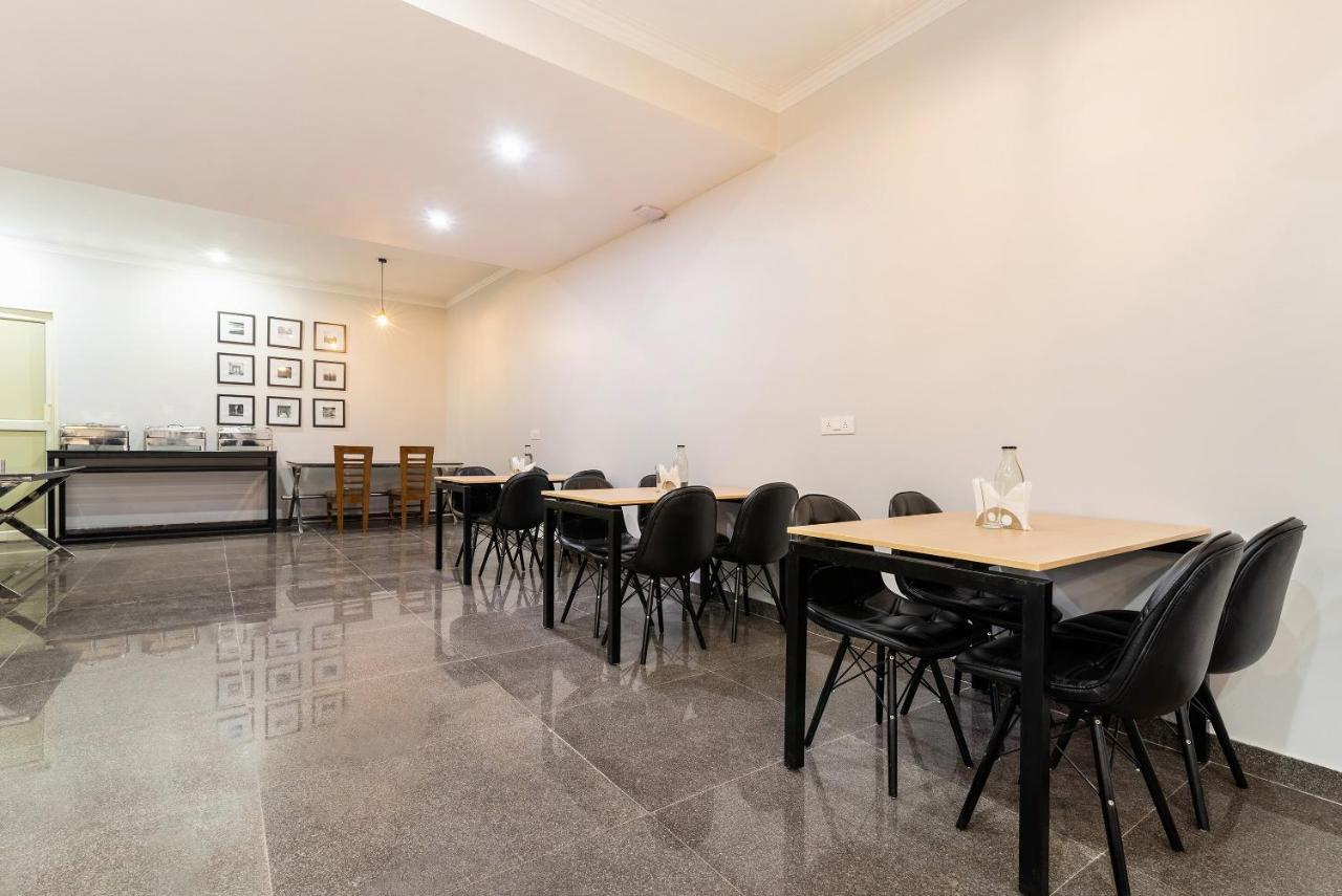 Oyo Flagship Santhi Grand 호텔 비자야와다 외부 사진